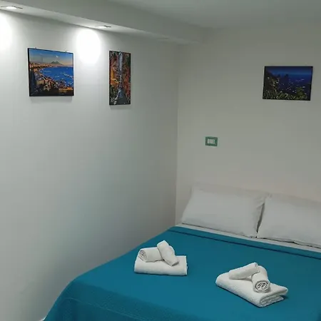 Dimora Maradona Ai Quartieri Spagn0Li Naples Exterior photo