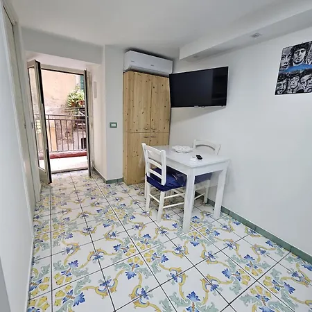 Dimora Maradona Ai Quartieri Spagn0Li Naples Exterior photo