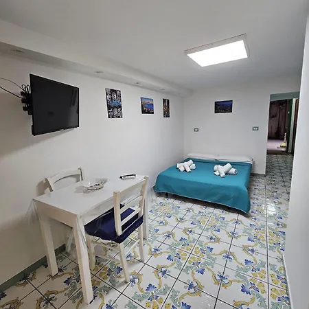 Dimora Maradona Ai Quartieri Spagn0Li Naples Exterior photo